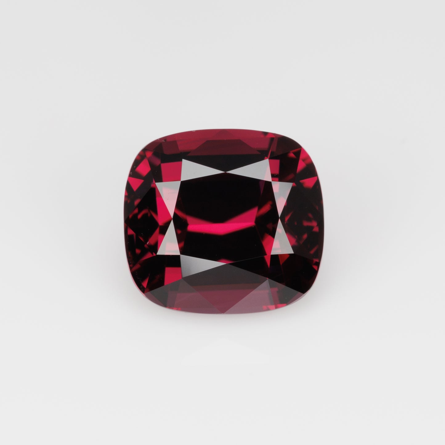 5.35 ct Faceted pinkish red almandine garnet