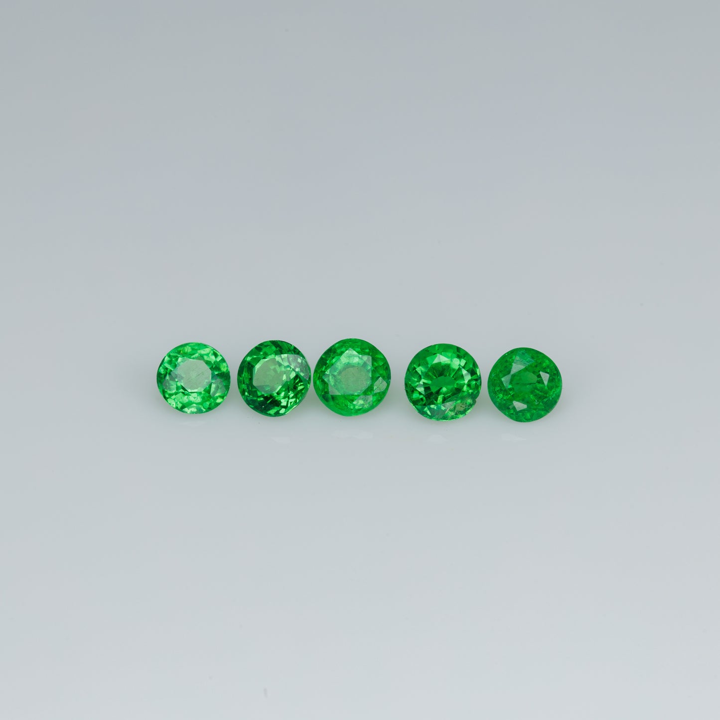 Faceted tsavorite set
