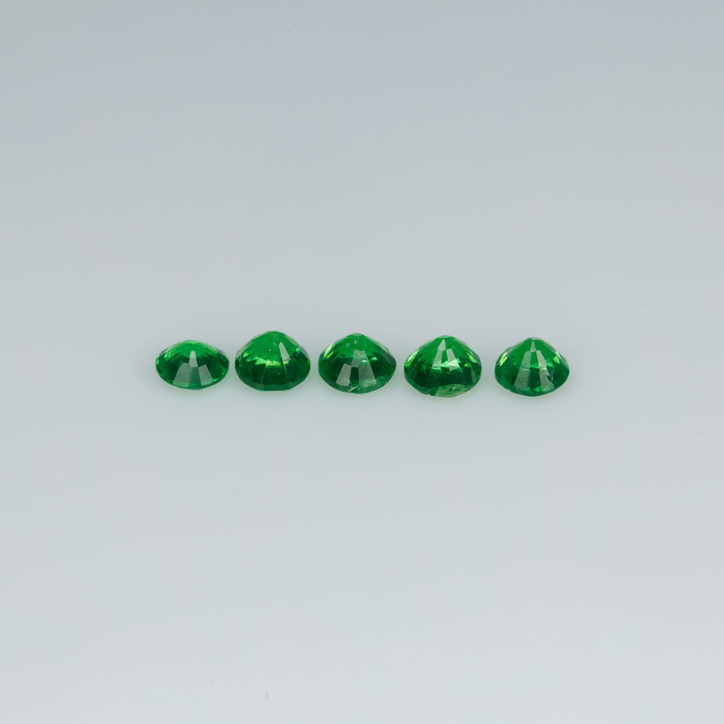 Faceted tsavorite set