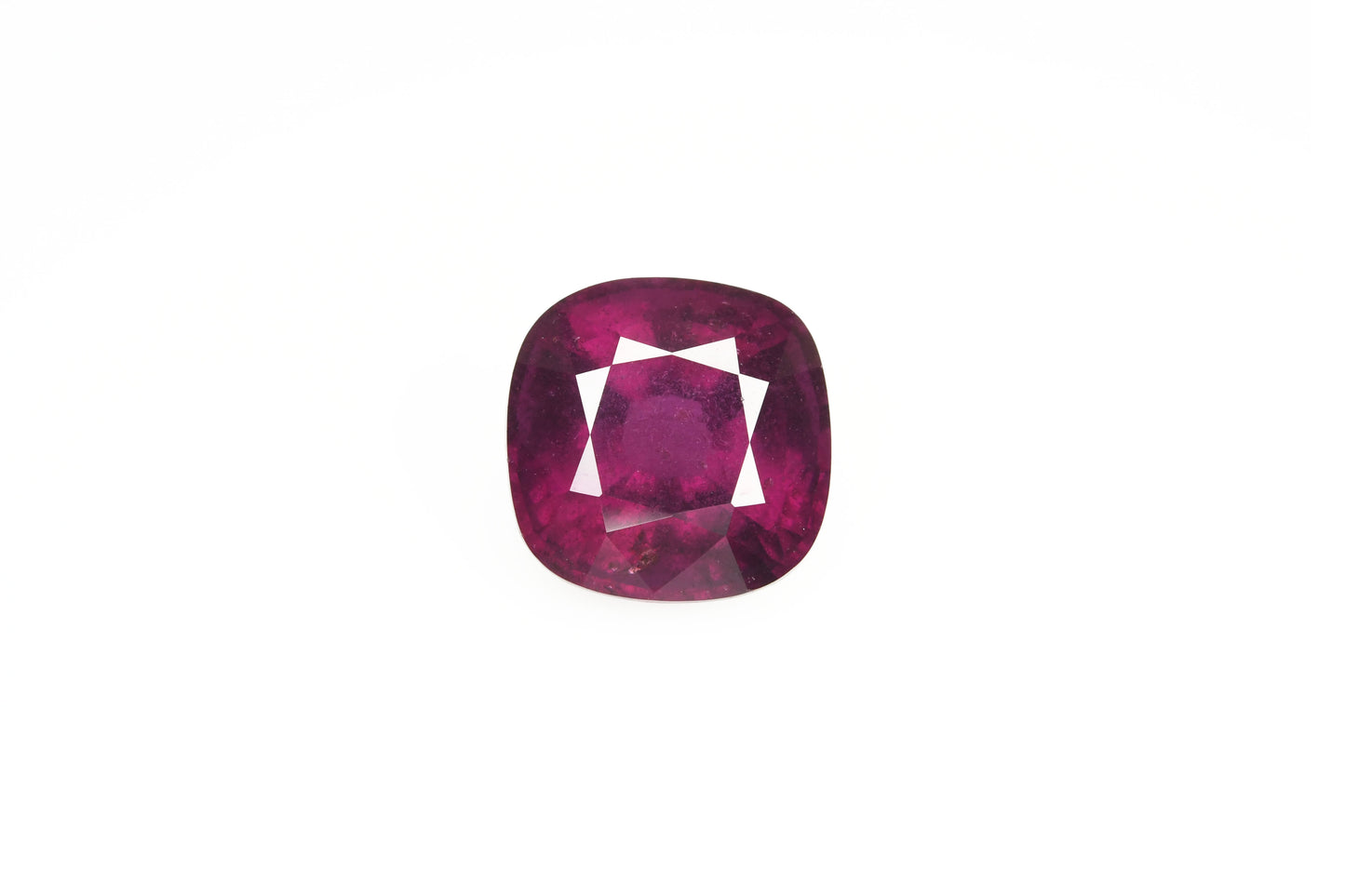 Faceted almandine garnet 7.9 ct