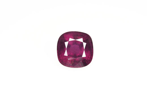 Faceted almandine garnet 7.9 ct