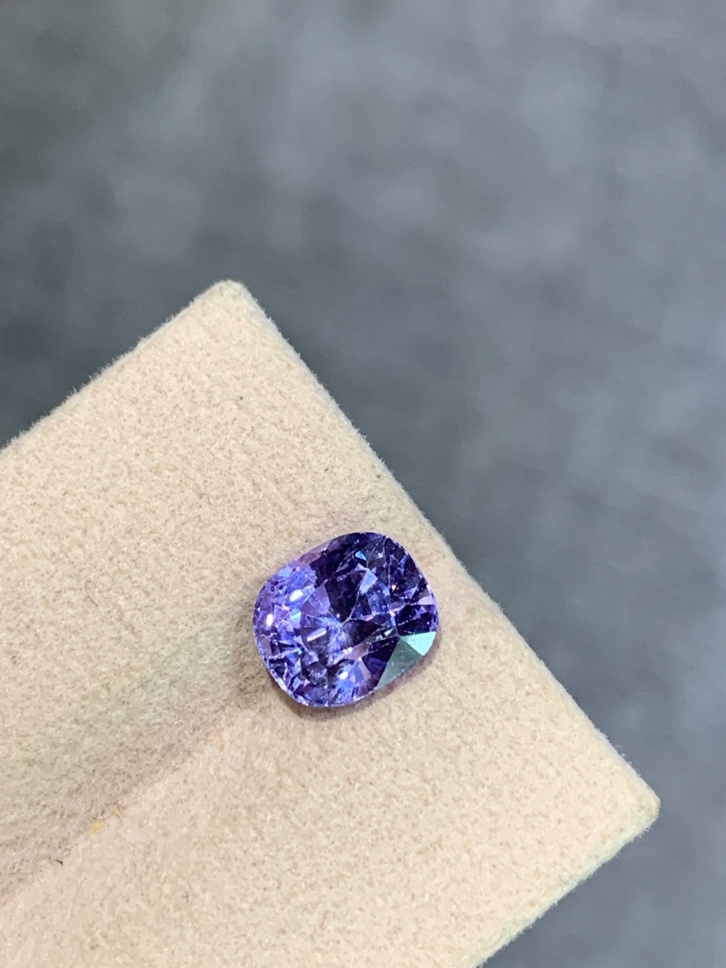 3.16 cts, Untreated violet sapphire with a GIA certificate