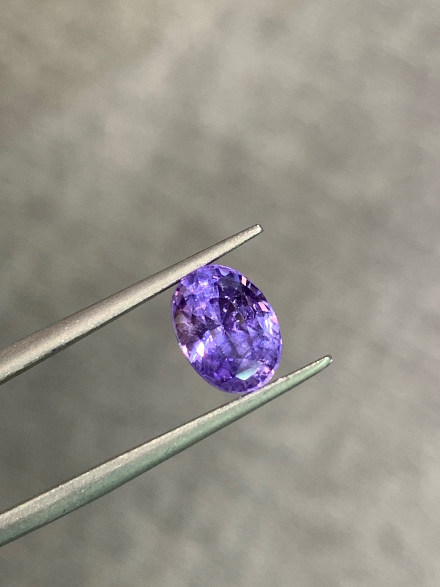 3.15 cts, Untreated purple sapphire with a GIA certificate