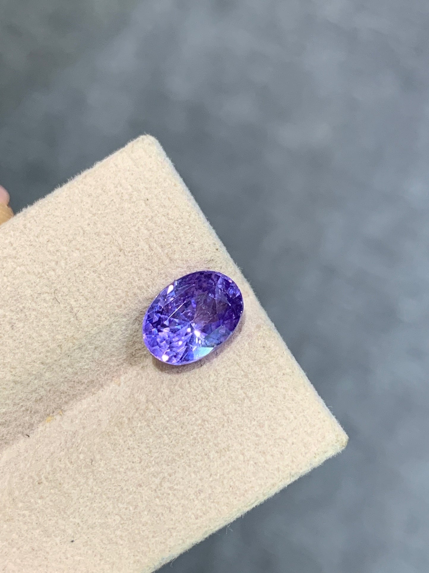 3.15 cts, Untreated purple sapphire with a GIA certificate