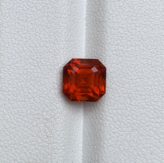 Faceted spessartite garnet 1.8 ct