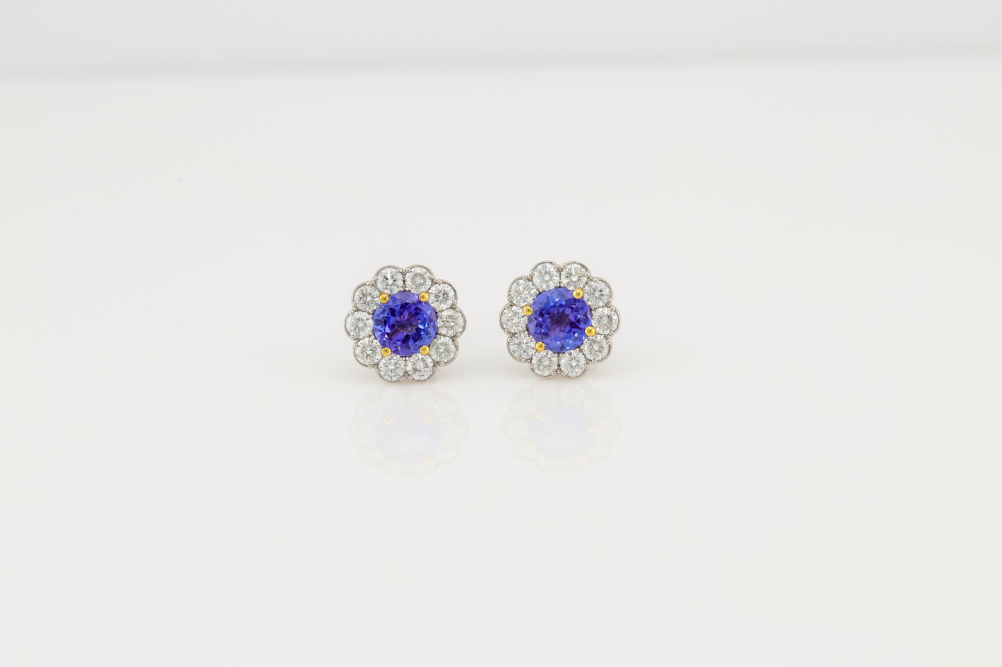 Faceted tanzanite diamond golden stud earrigns