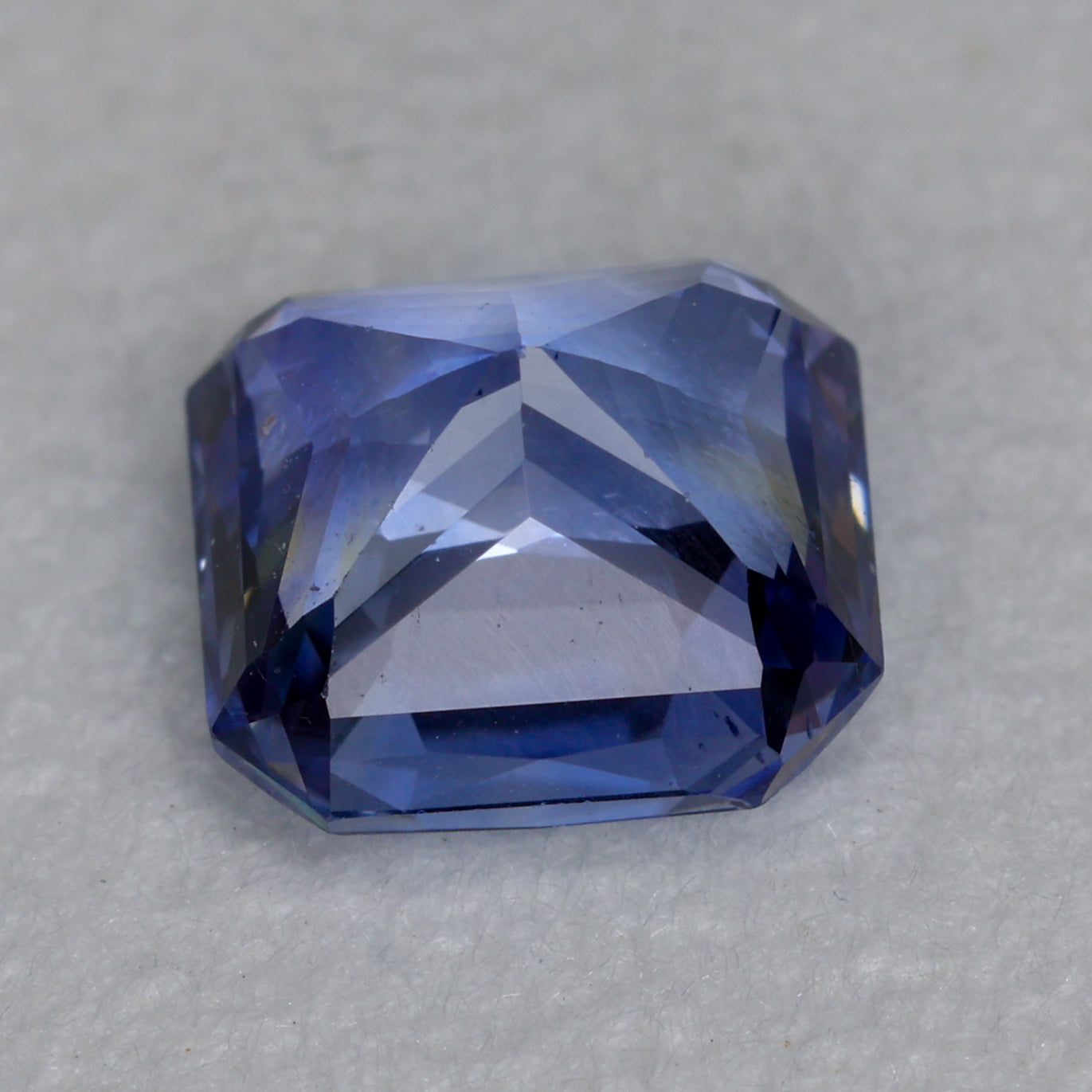 Faceted blue sapphire, 1.56 ct