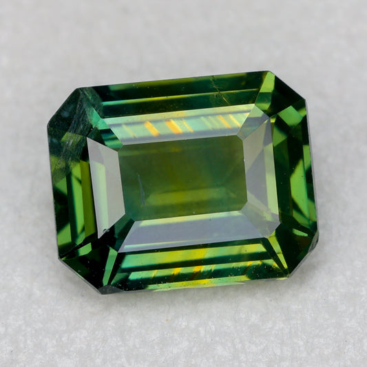 Faceted green sapphire, 1.53 ct