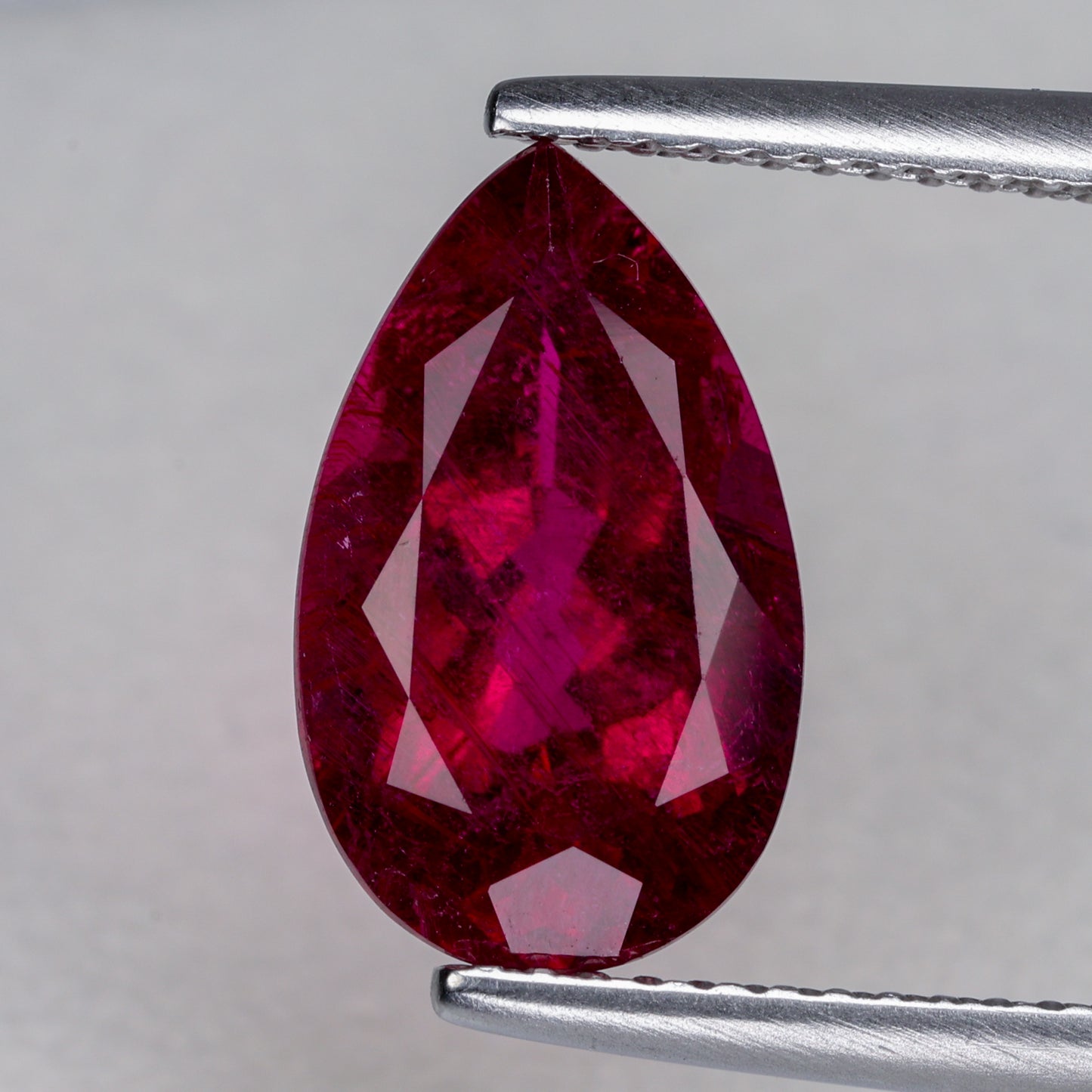 Faceted teardrop rubellite tourmaline, 3.75 cts