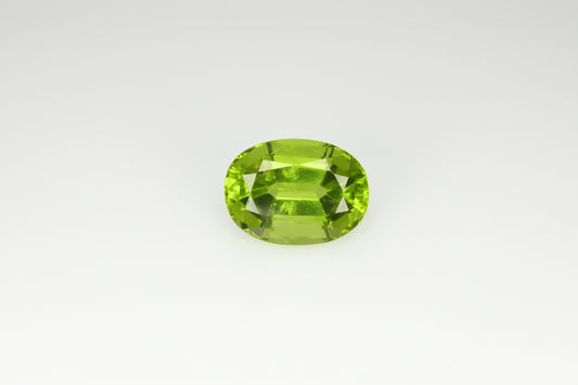 Facet oval green peridot 5.6 ct