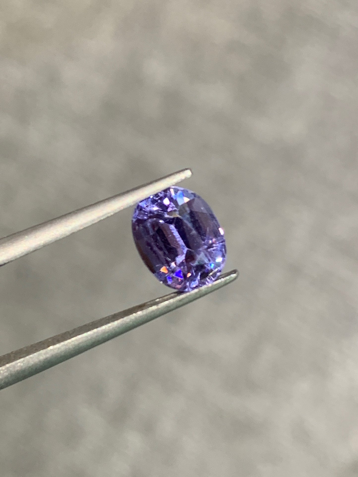 2.53 cts, Untreated bluish violet sapphire with a GIA certificate