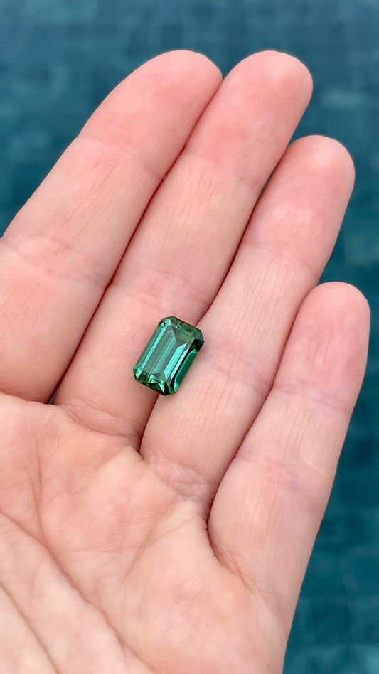 Faceted green tourmaline 5.3 ct