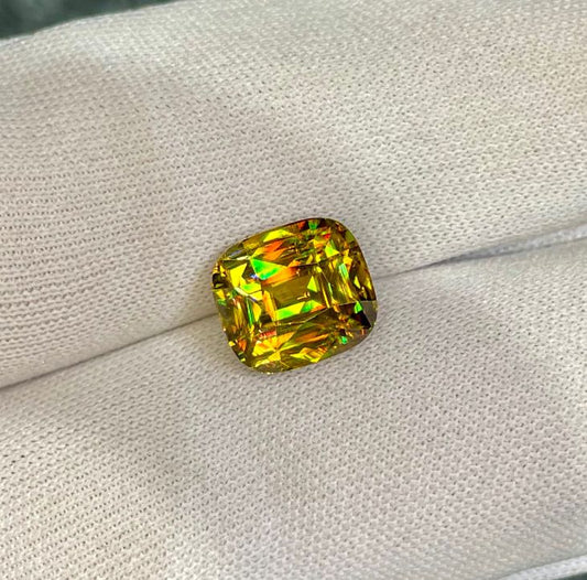 Faceted yellow sphene 5.55 cts