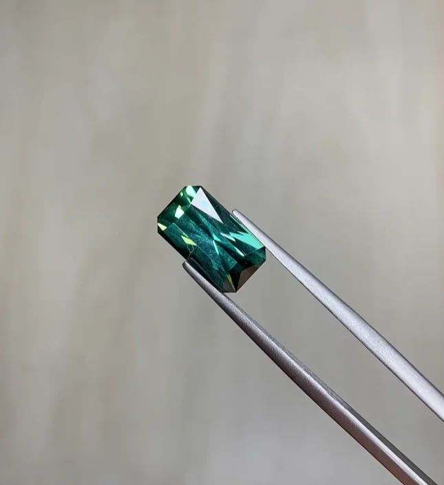 Faceted green tourmaline 5.58 ct