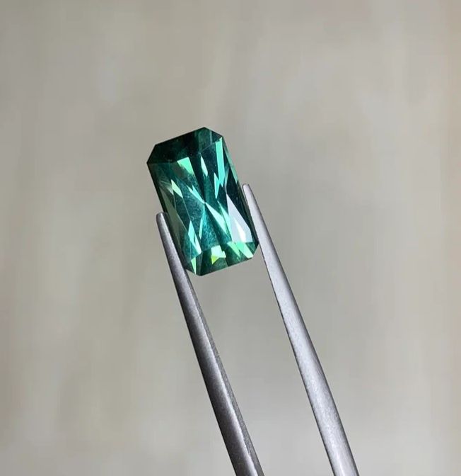 Faceted green tourmaline 5.58 ct