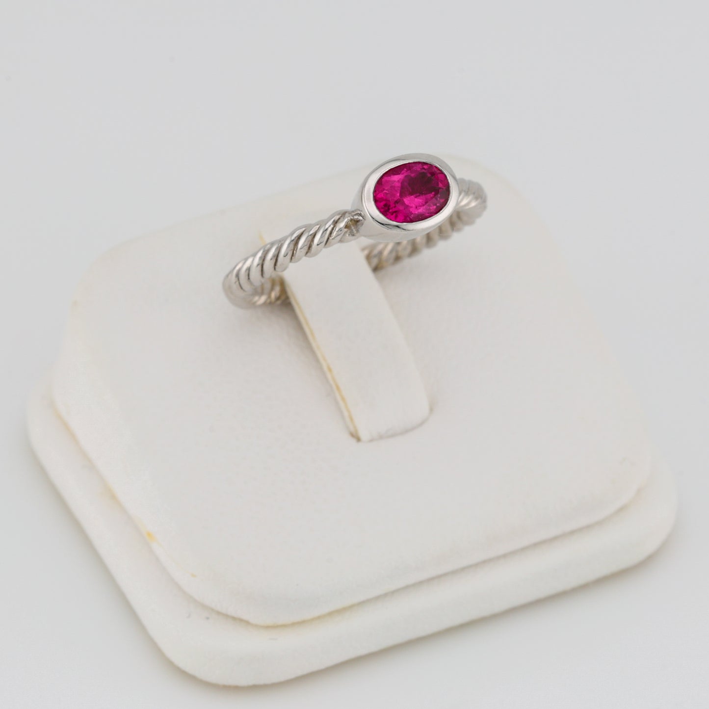 Faceted rubellite tourmaline silver ring, 1.2 cts
