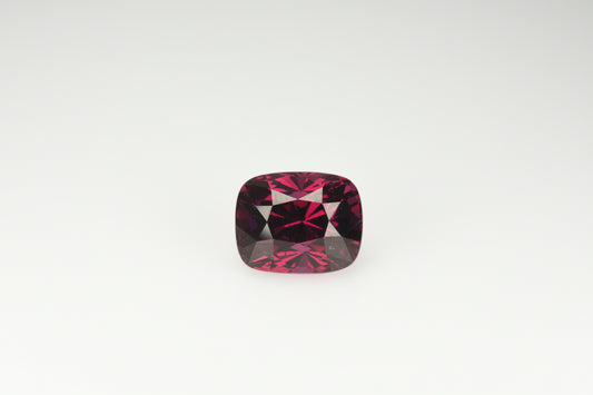Faceted red almandine garnet 6.8 ct
