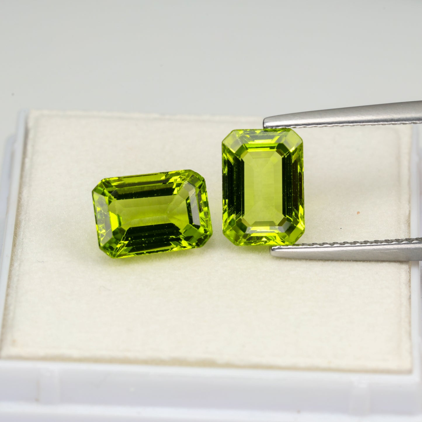 Faceted peridot pair, 5.83 cts