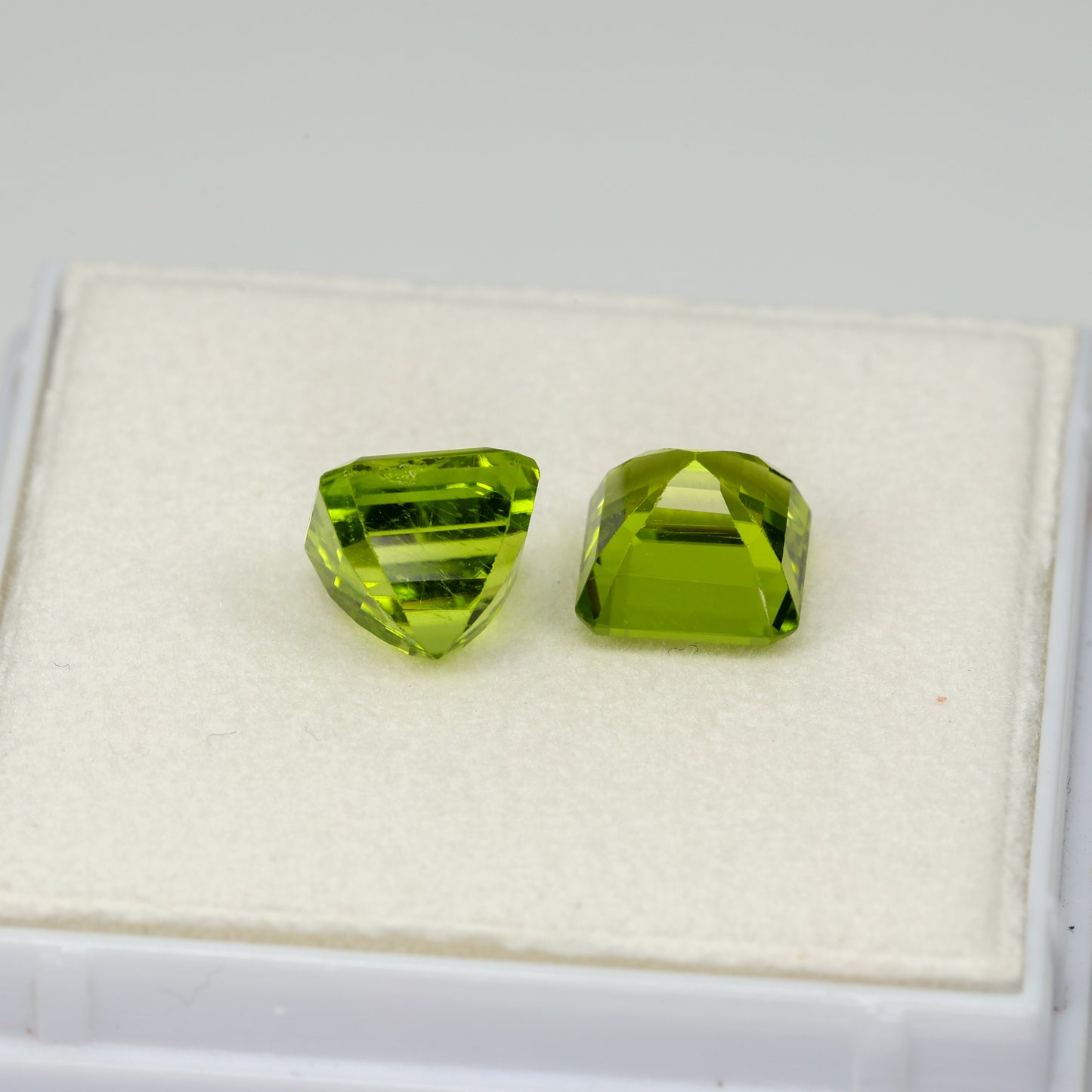 Faceted peridot pair, 4.85 cts