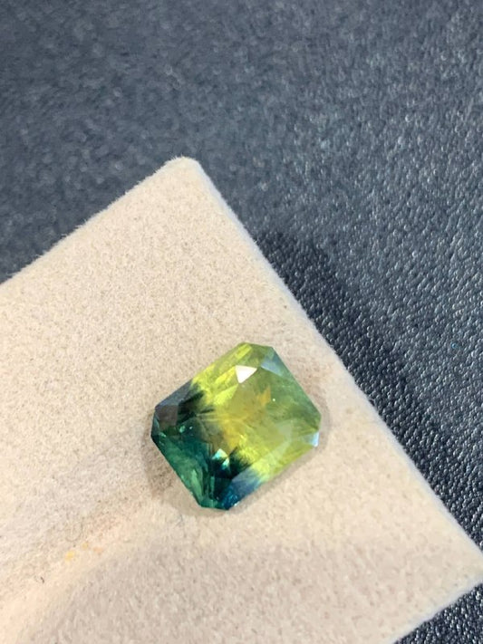 4.32 cts, Vivid Yellow-Green Sapphire