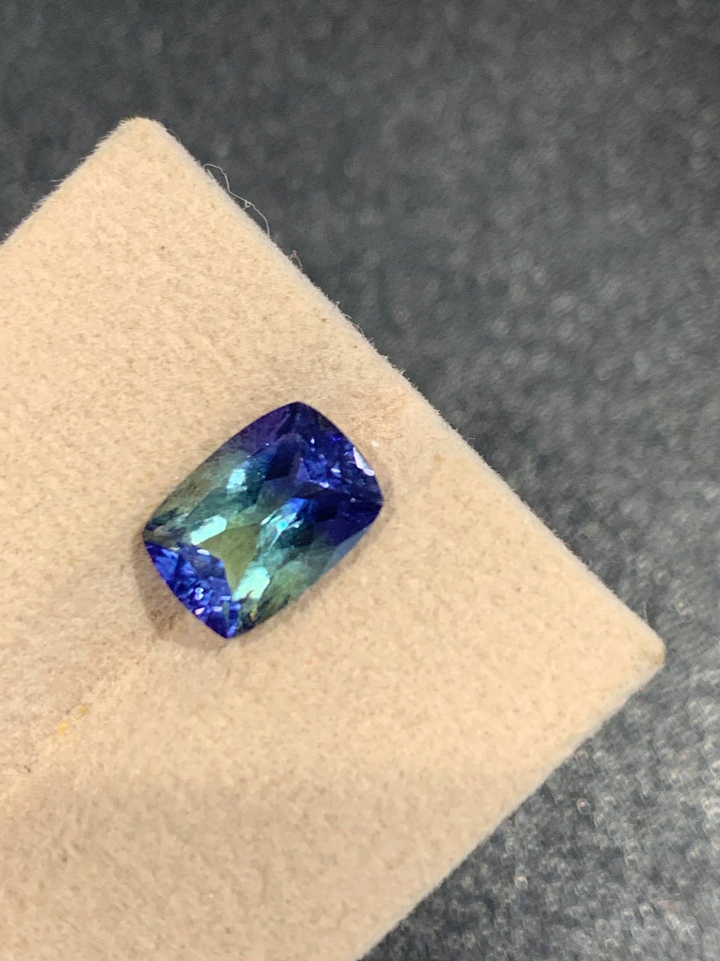 2.49 carats, Untreated faceted Tanzanite