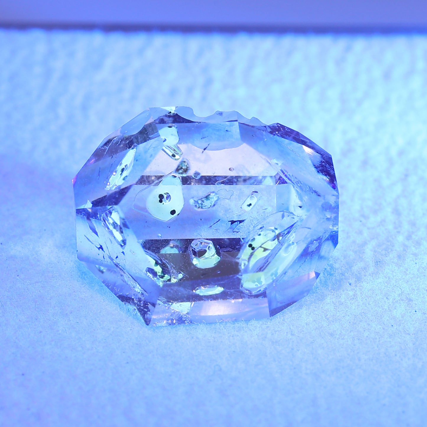 5.4 cts Faceted petrolium quartz