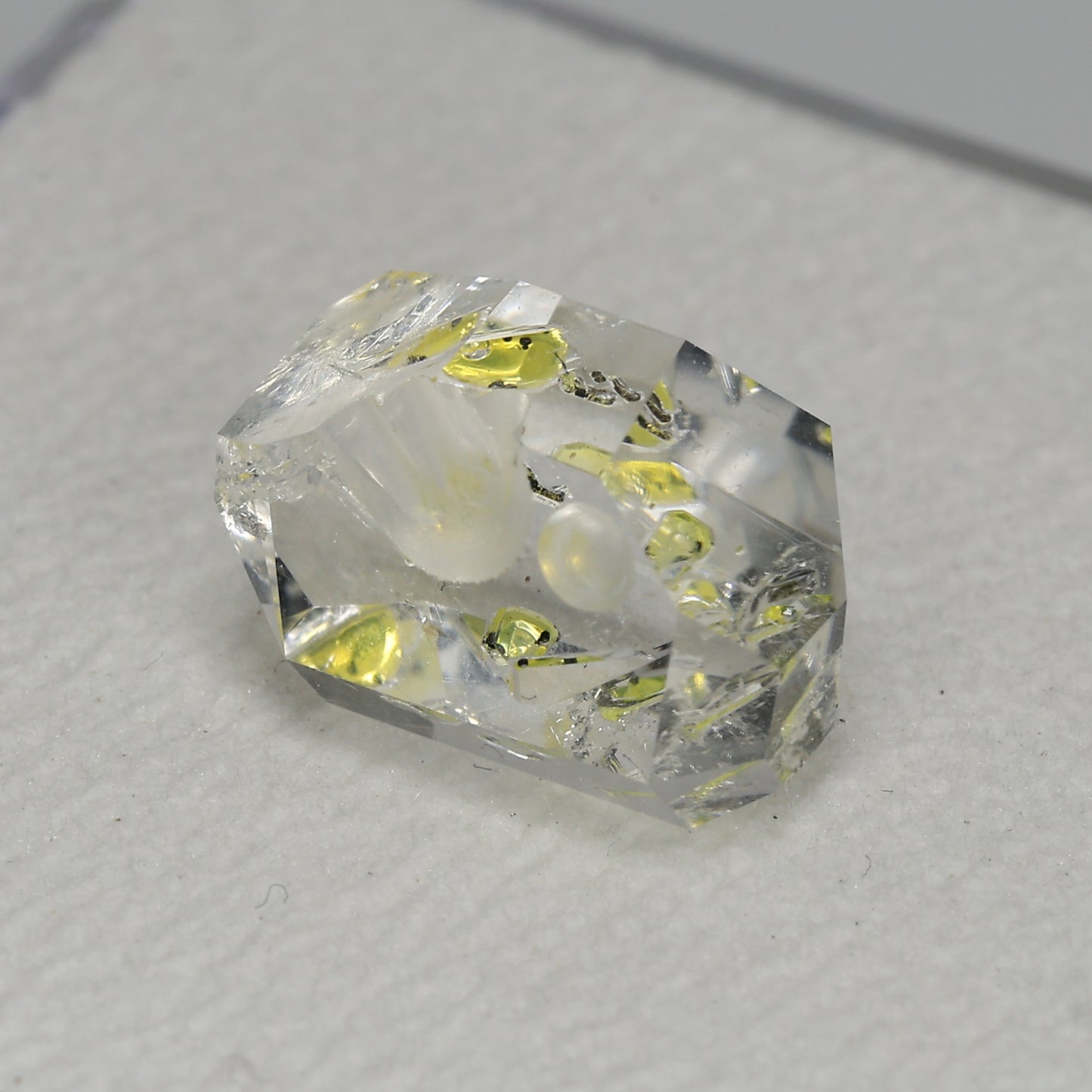 5.4 cts Faceted petrolium quartz