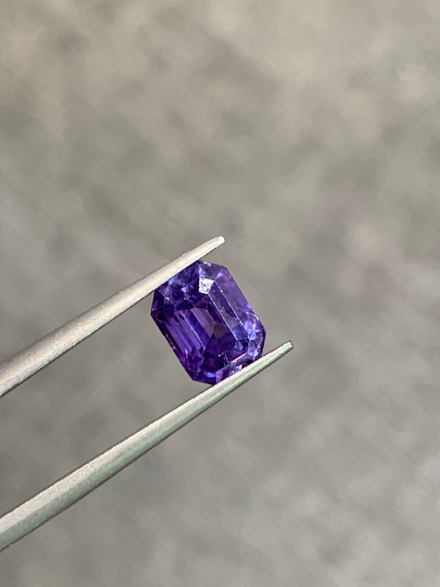 3.12 cts, Untreated purple sapphire with a GIA certificate