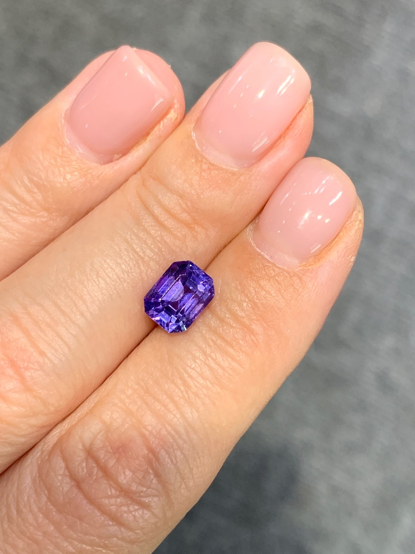 3.12 cts, Untreated purple sapphire with a GIA certificate
