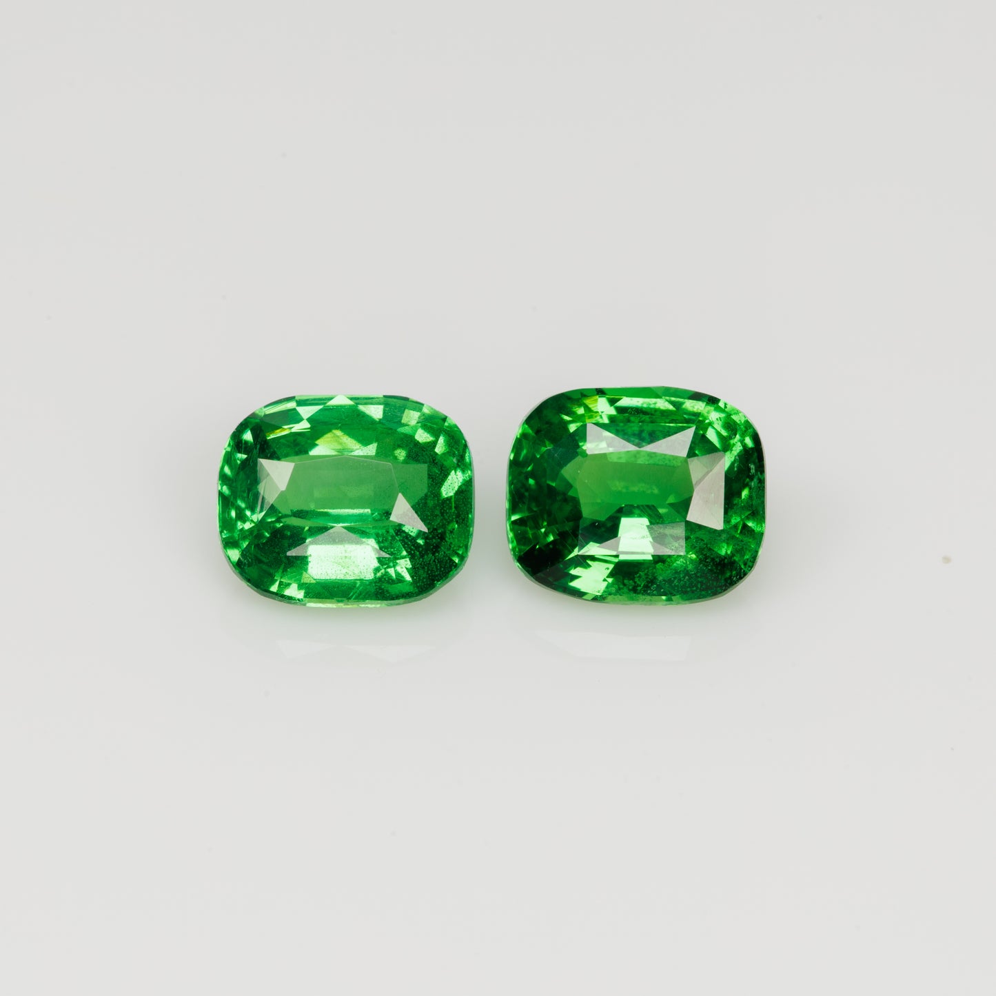 Tsavorite garnet pair, 2.08 cts