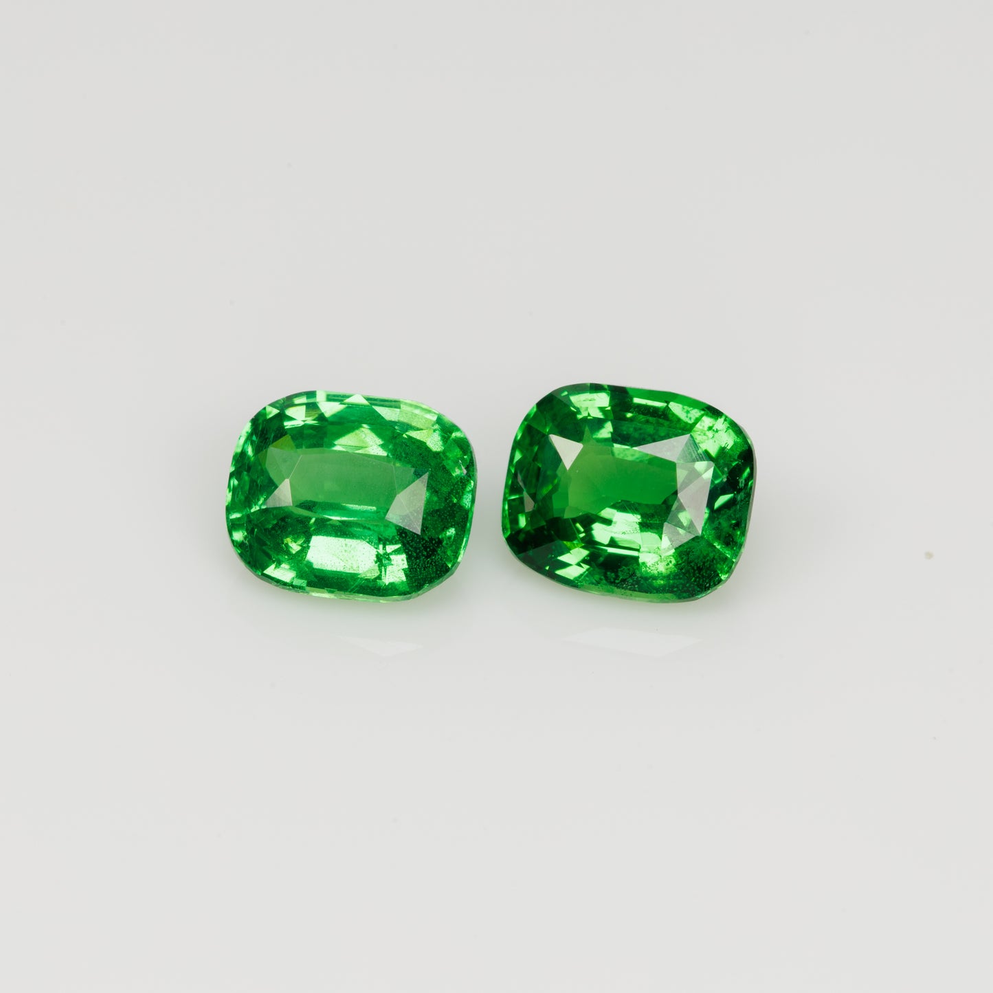 Tsavorite garnet pair, 2.08 cts