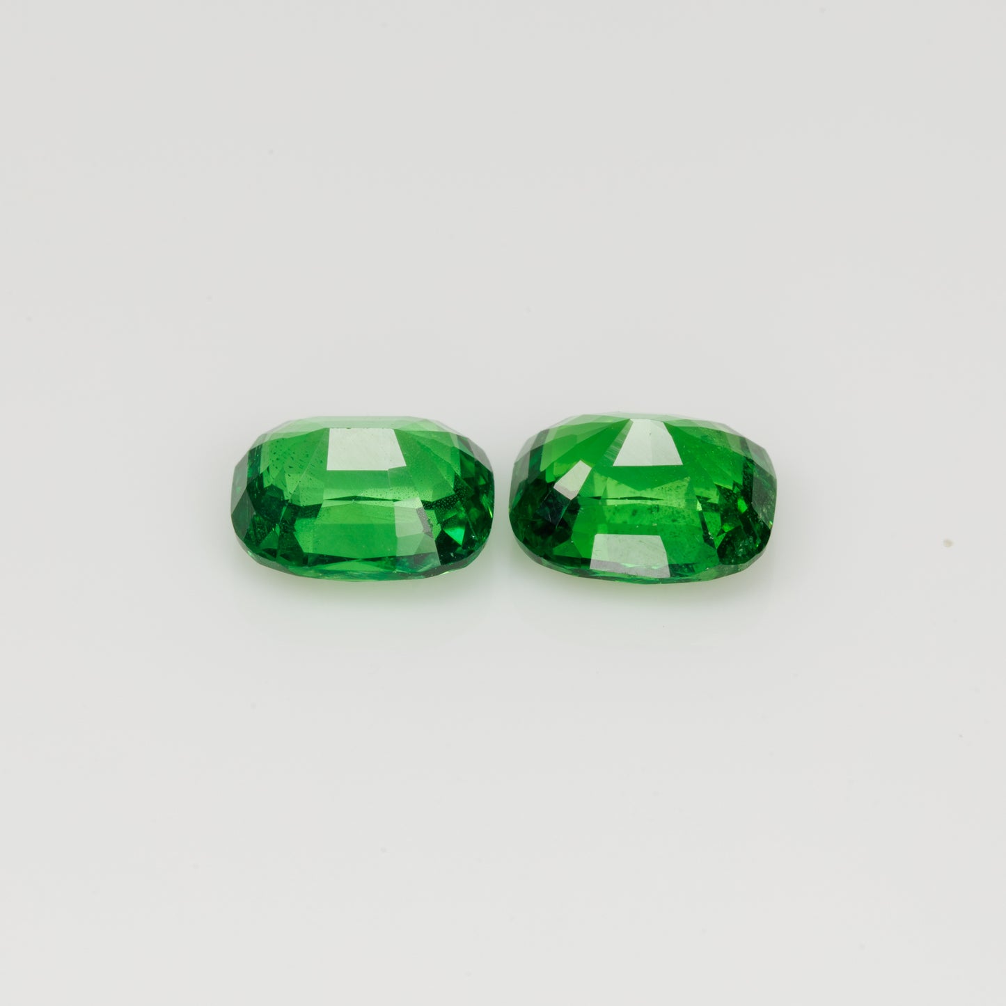 Tsavorite garnet pair, 2.08 cts