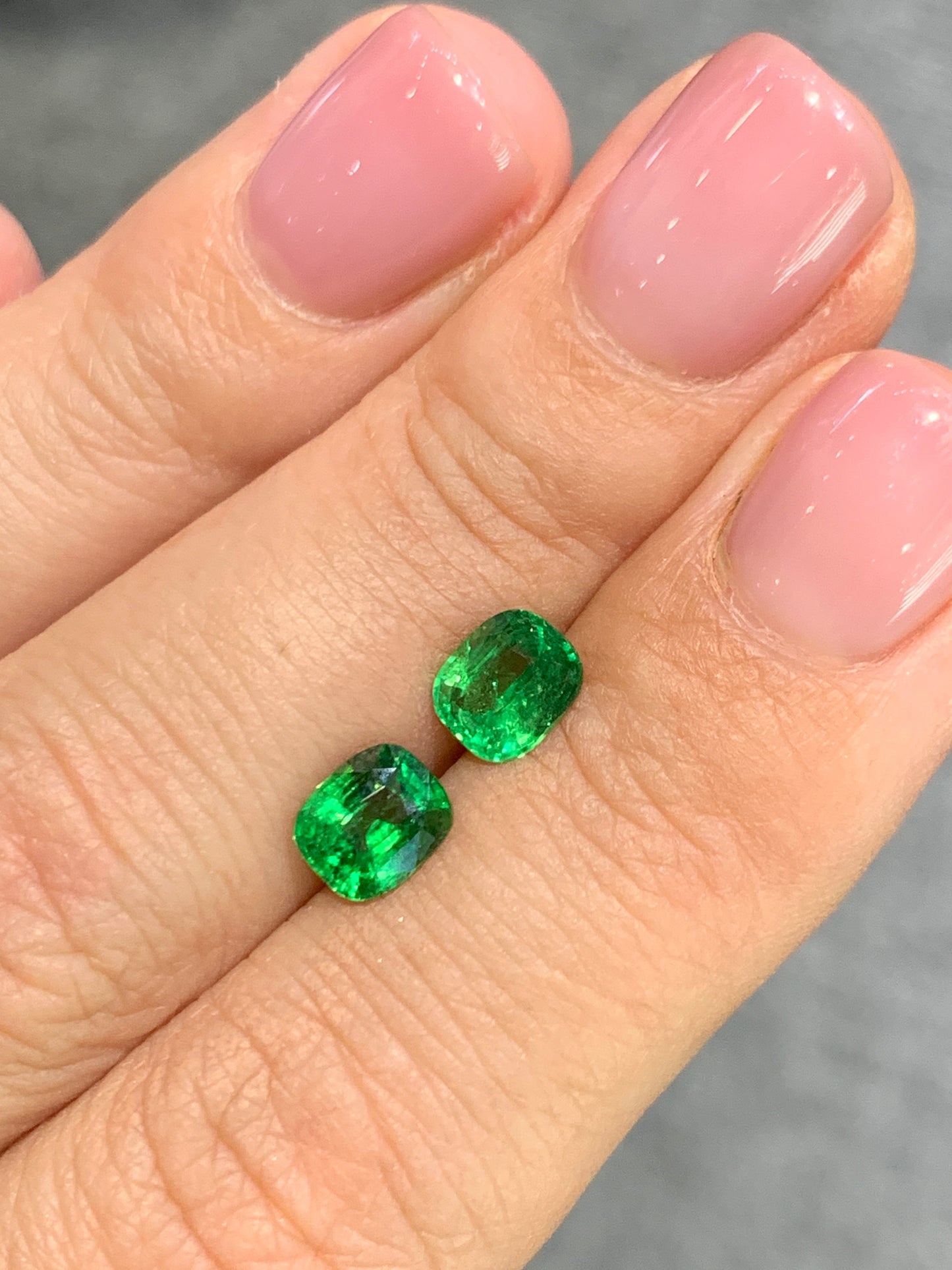 Tsavorite garnet pair, 2.08 cts