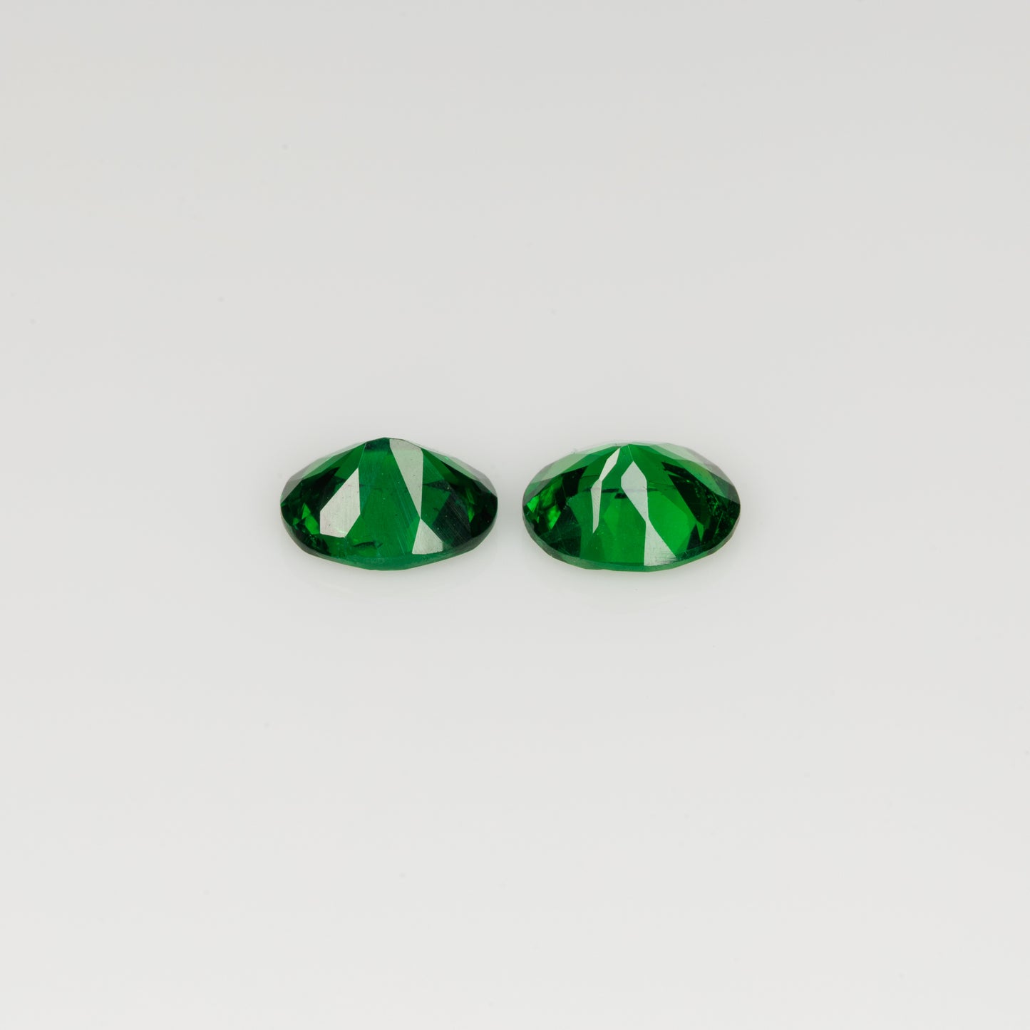 Tsavorite garnet pair, 0.78 cts