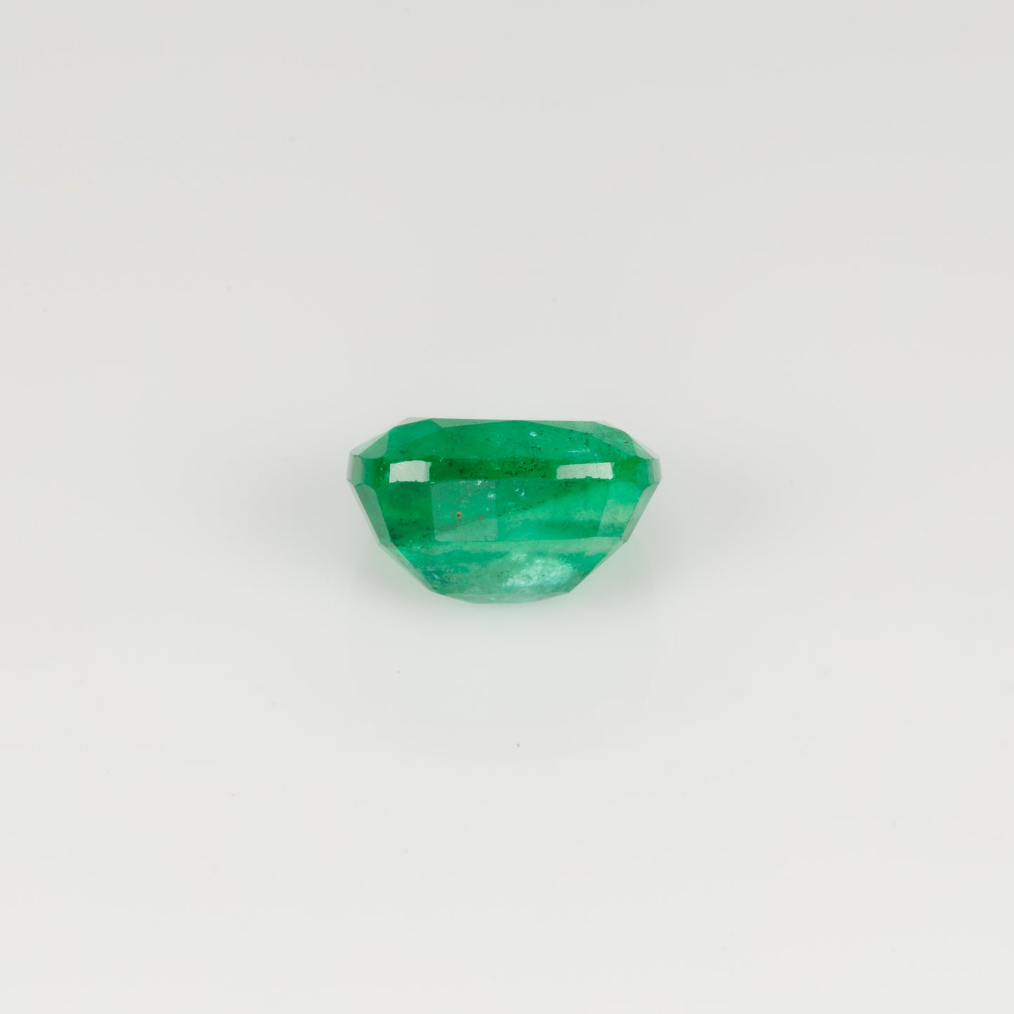 Certified faceted vivid green emerald, 2.02 cts