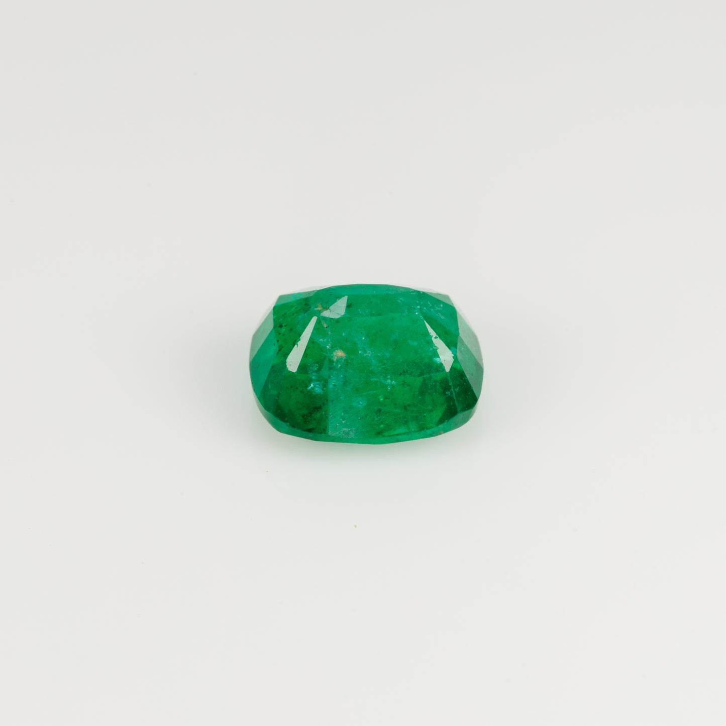 Certified faceted vivid green emerald, 2.02 cts