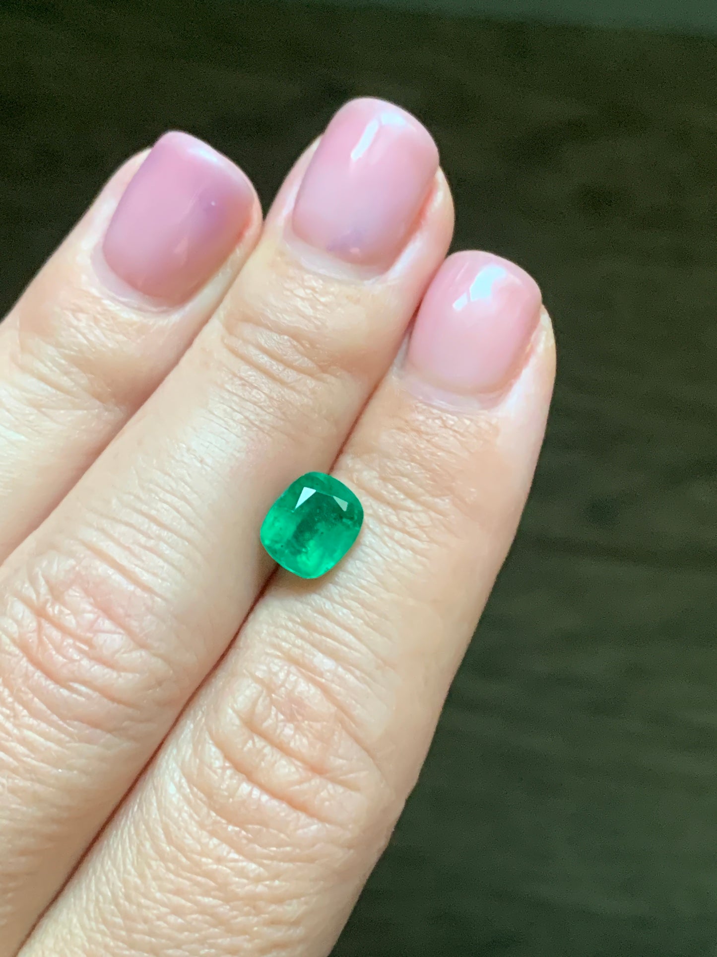 Certified faceted vivid green emerald, 2.02 cts