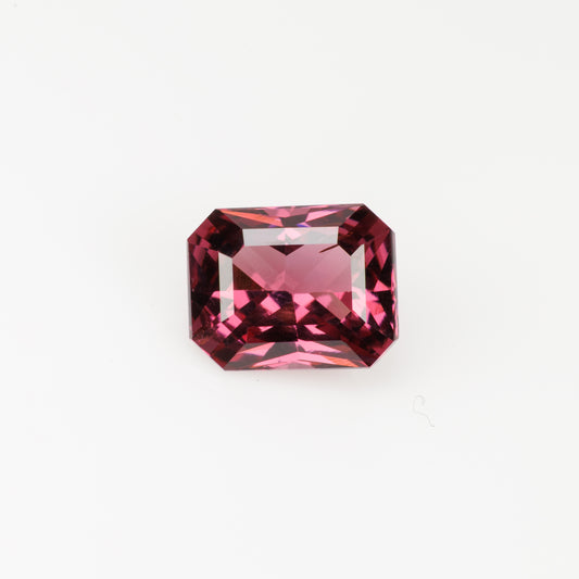 Faceted rhodolite garnet, 1.94 cts