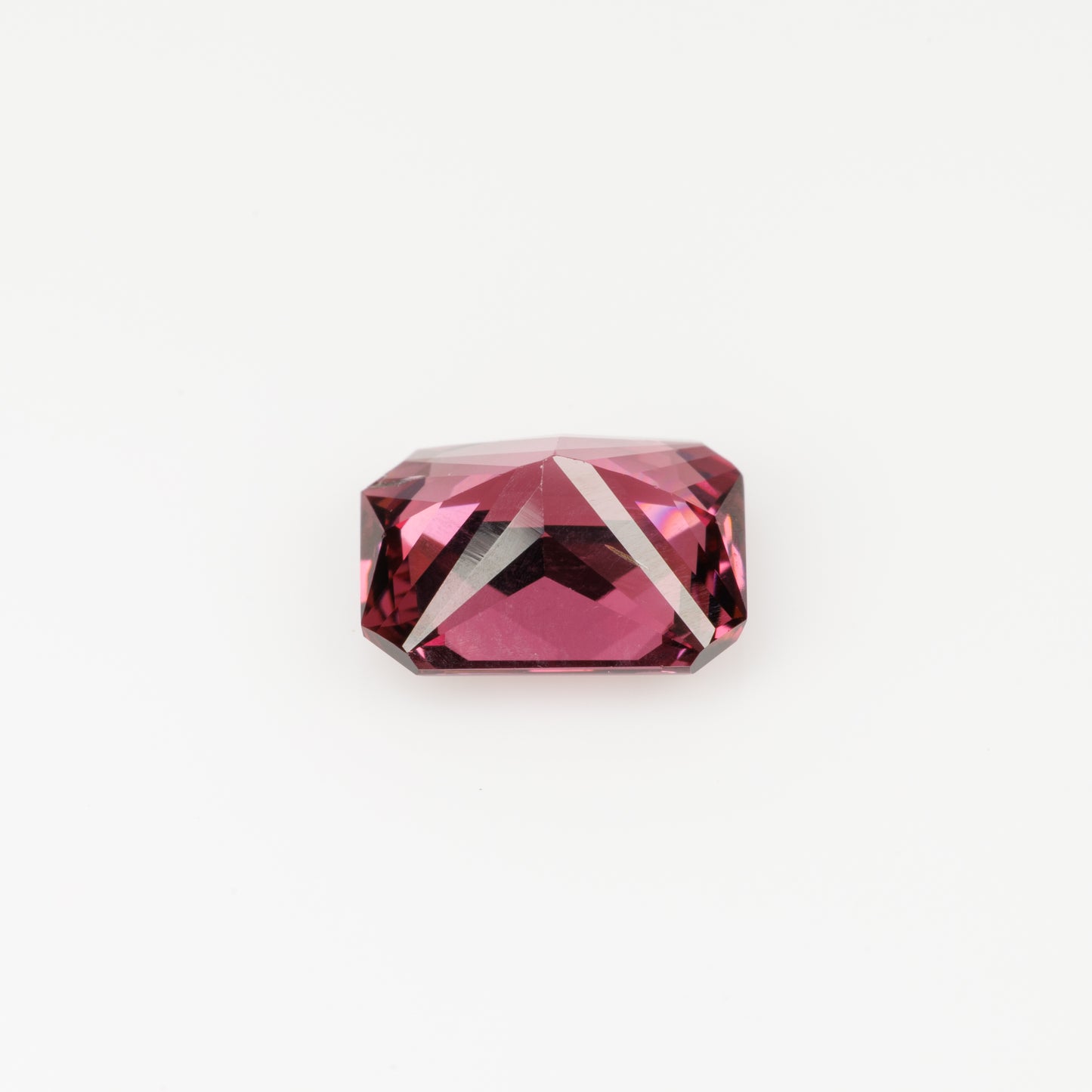 Faceted rhodolite garnet, 1.94 cts