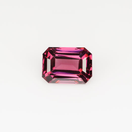 Faceted rhodolite garnet, 1.735 cts