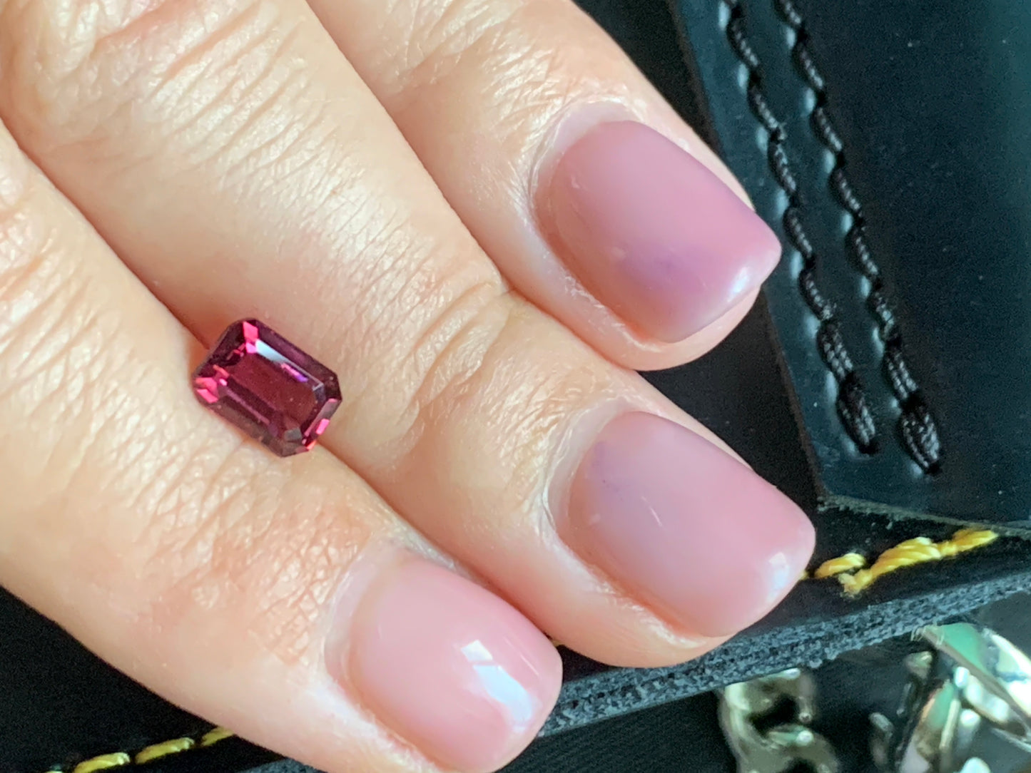 Faceted rhodolite garnet, 1.735 cts