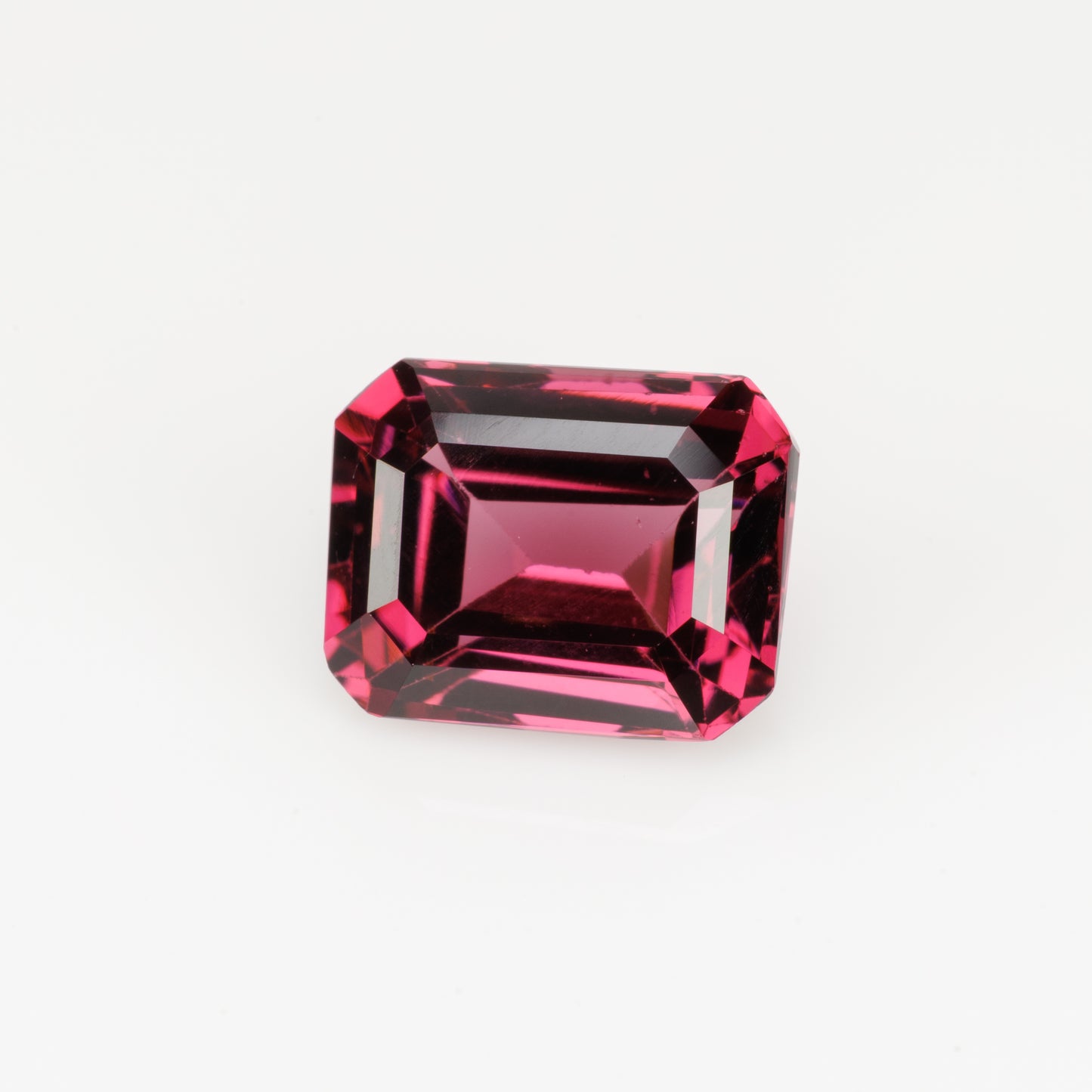 Faceted rhodolite garnet, 2 cts