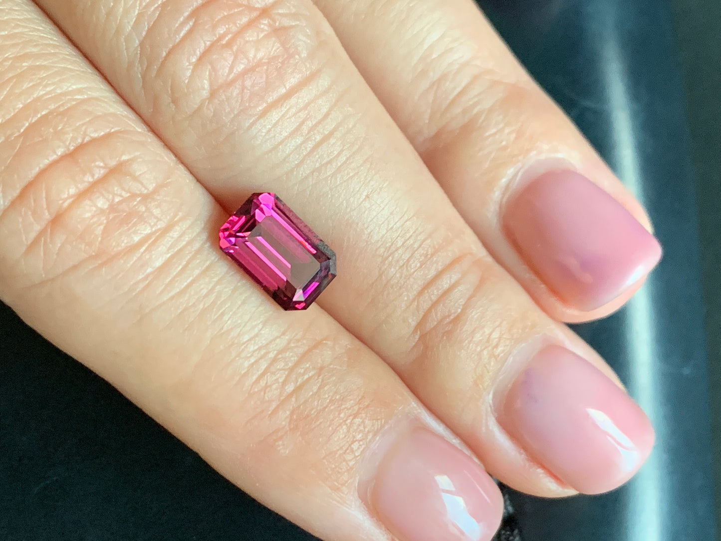 Faceted rhodolite garnet, 3 cts