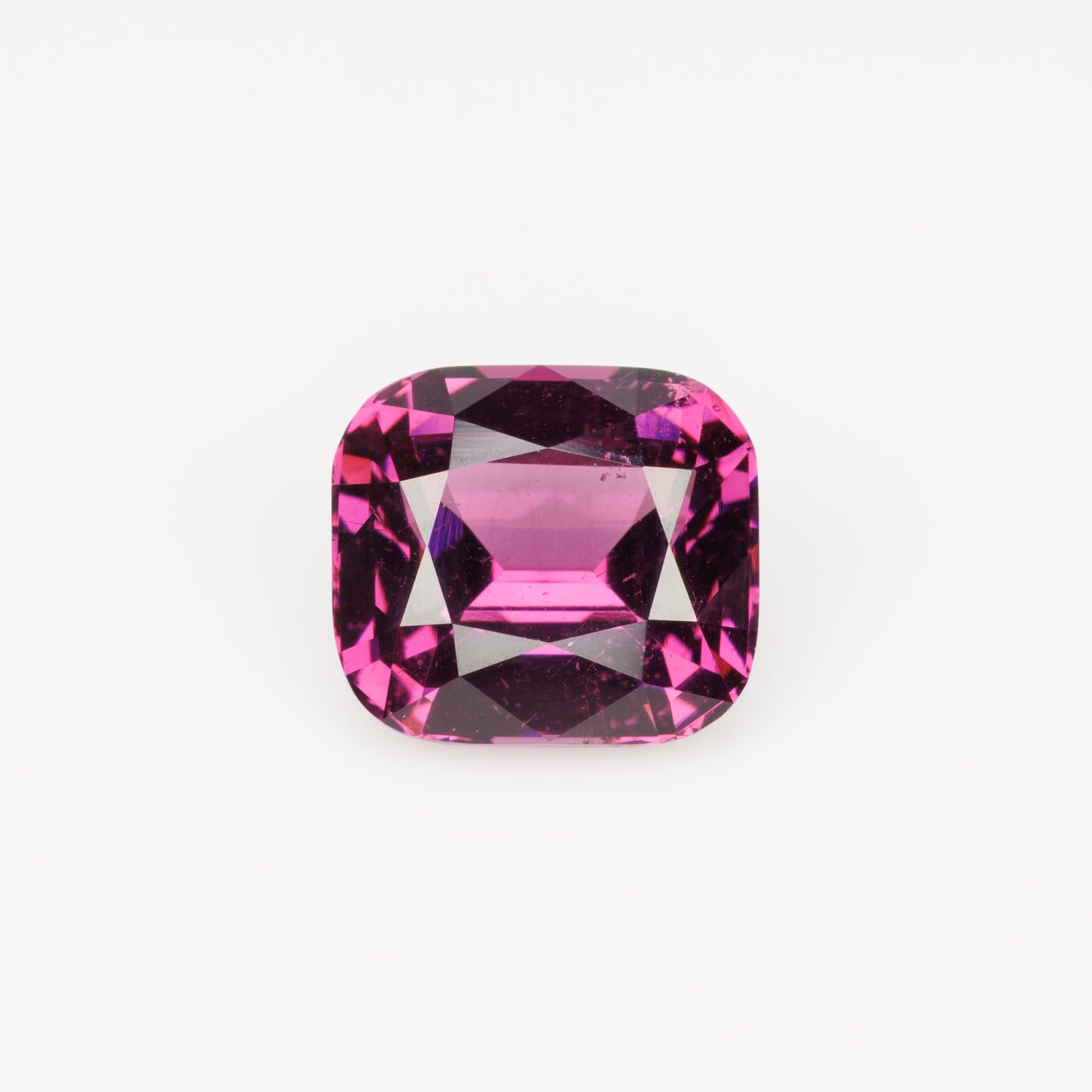 Faceted rhodolite garnet, 3.64 cts