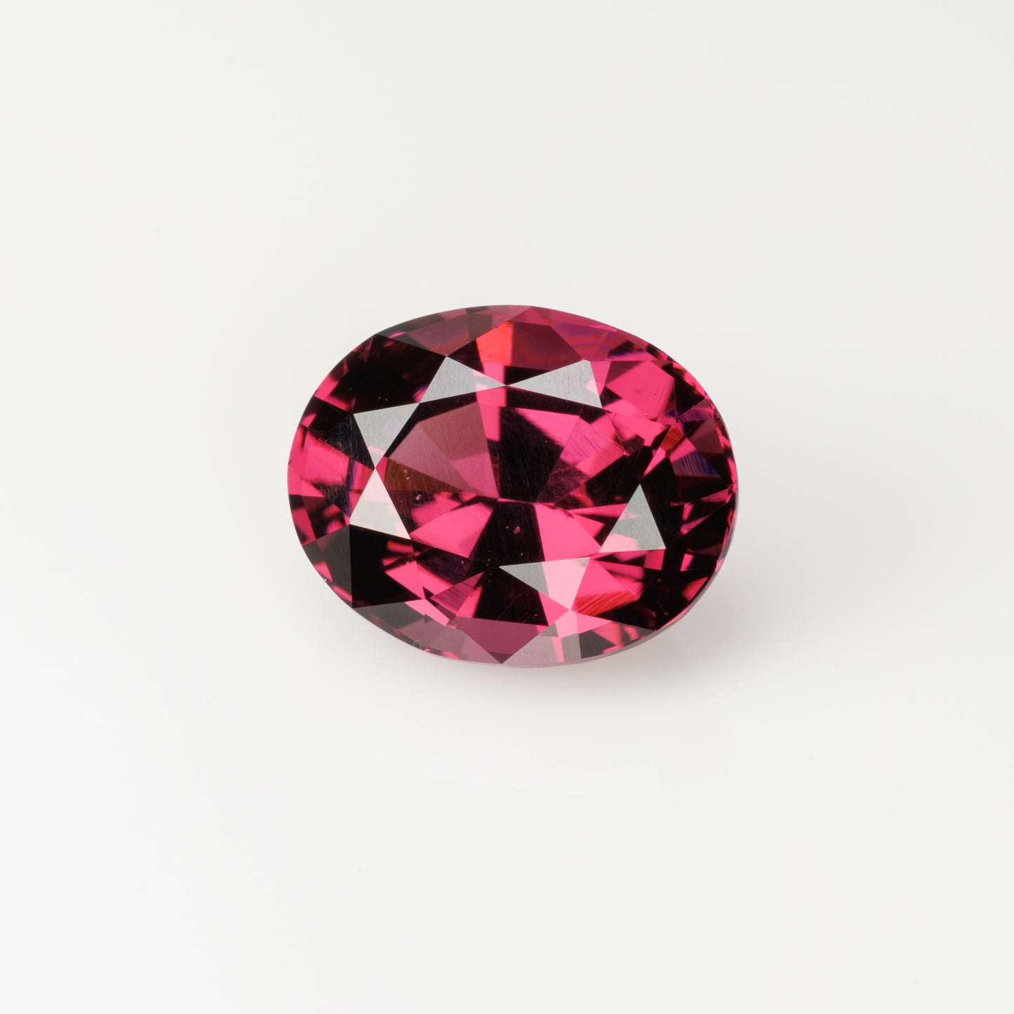 Faceted rhodolite garnet, 3.55 cts