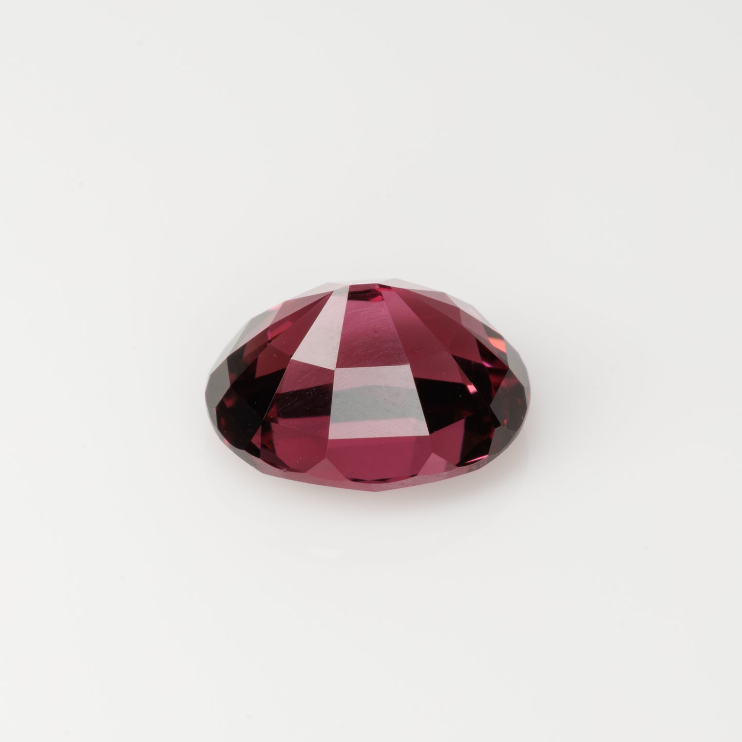 Faceted rhodolite garnet, 3.55 cts