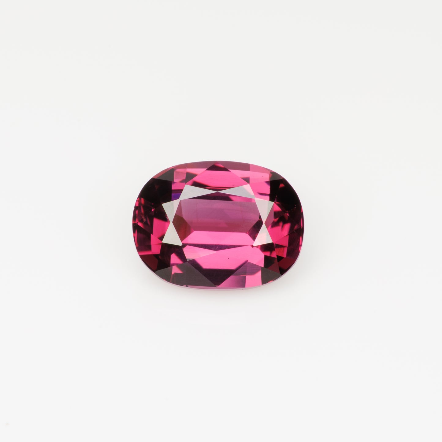 Faceted rhodolite garnet, 3.02 cts