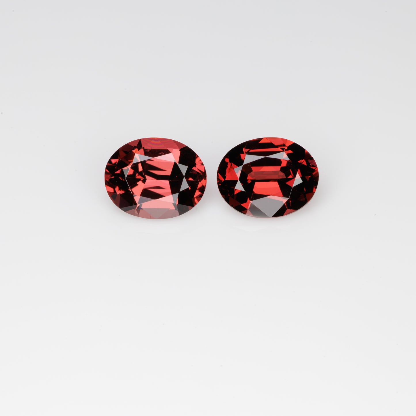 2.73 cts, Faceted oval Malaya garnet pair