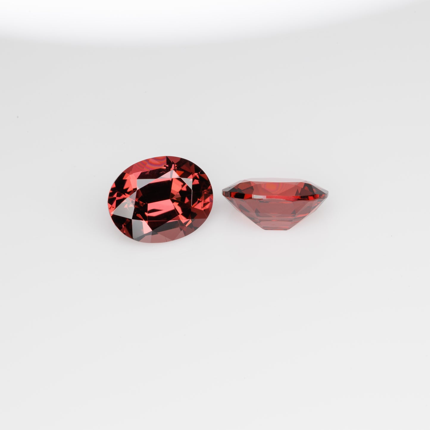 2.73 cts, Faceted oval Malaya garnet pair