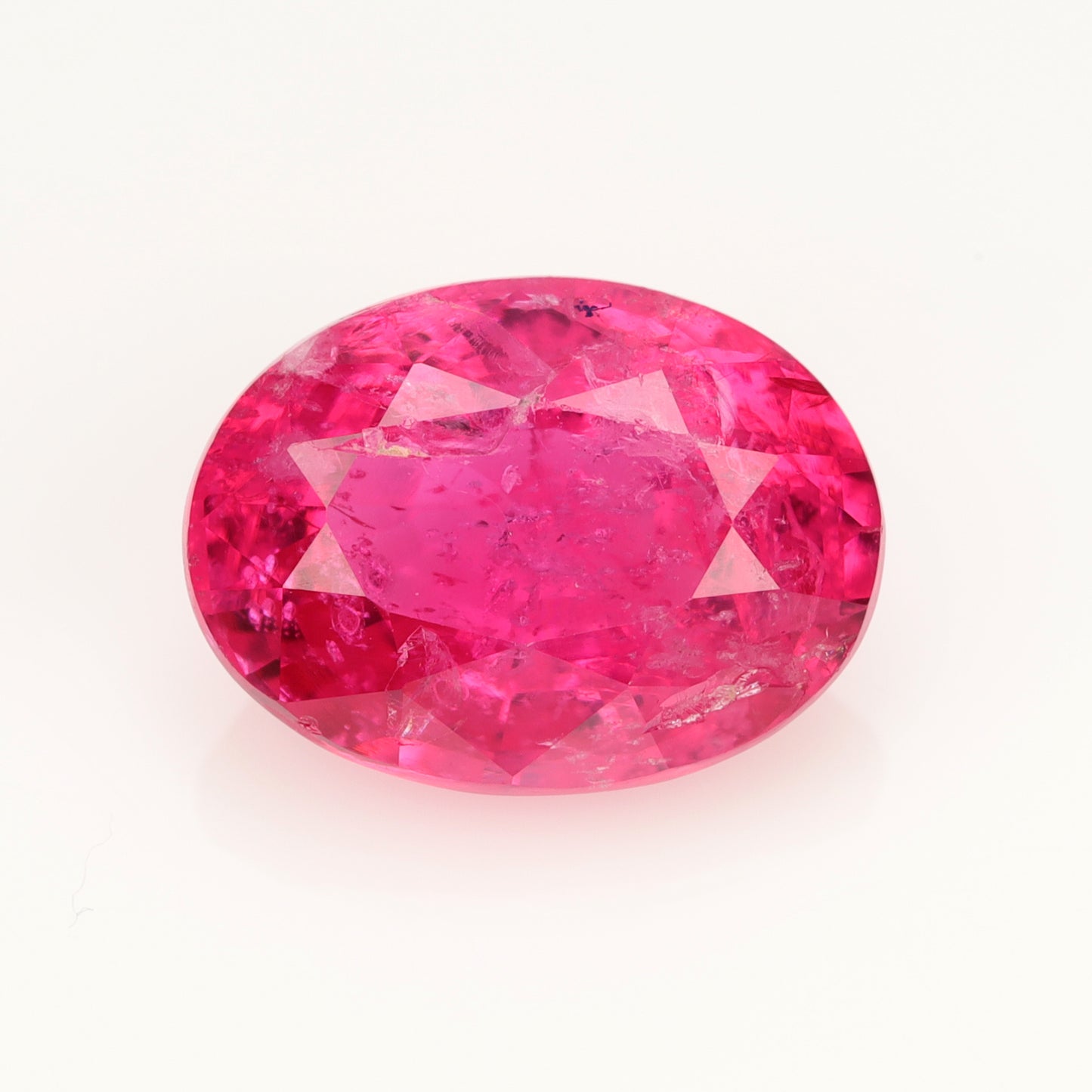 2.8 cts, Vivid pink Mahenge oval spinel